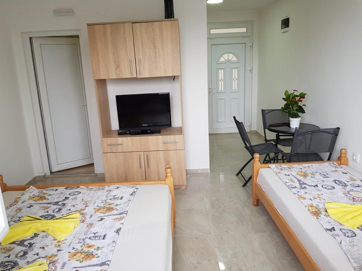 אוטייהא Apartmani Vila Ebra מראה חיצוני תמונה