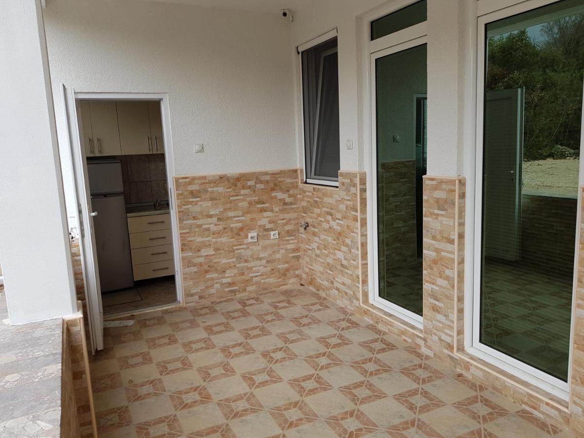 אוטייהא Apartmani Vila Ebra מראה חיצוני תמונה