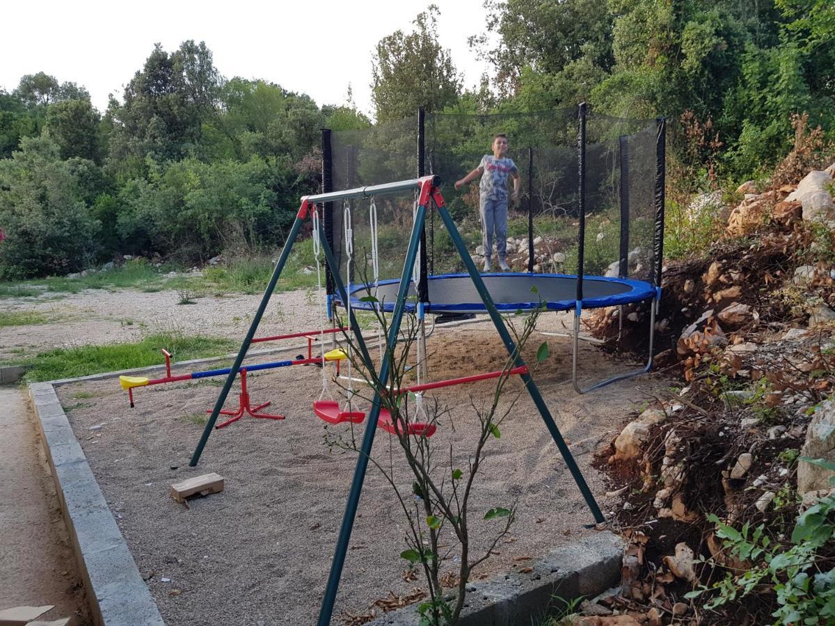 אוטייהא Apartmani Vila Ebra מראה חיצוני תמונה
