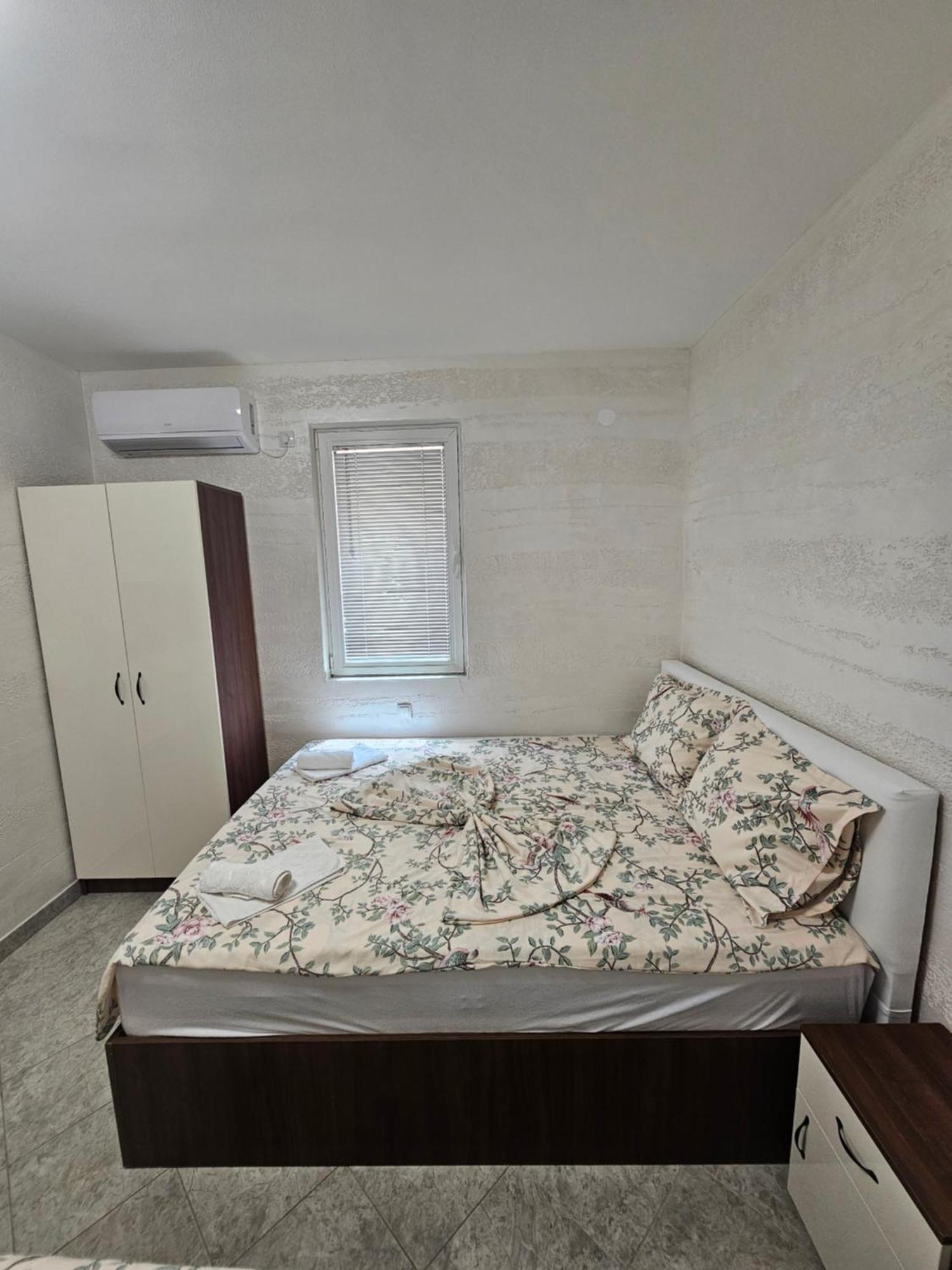 אוטייהא Apartmani Vila Ebra מראה חיצוני תמונה