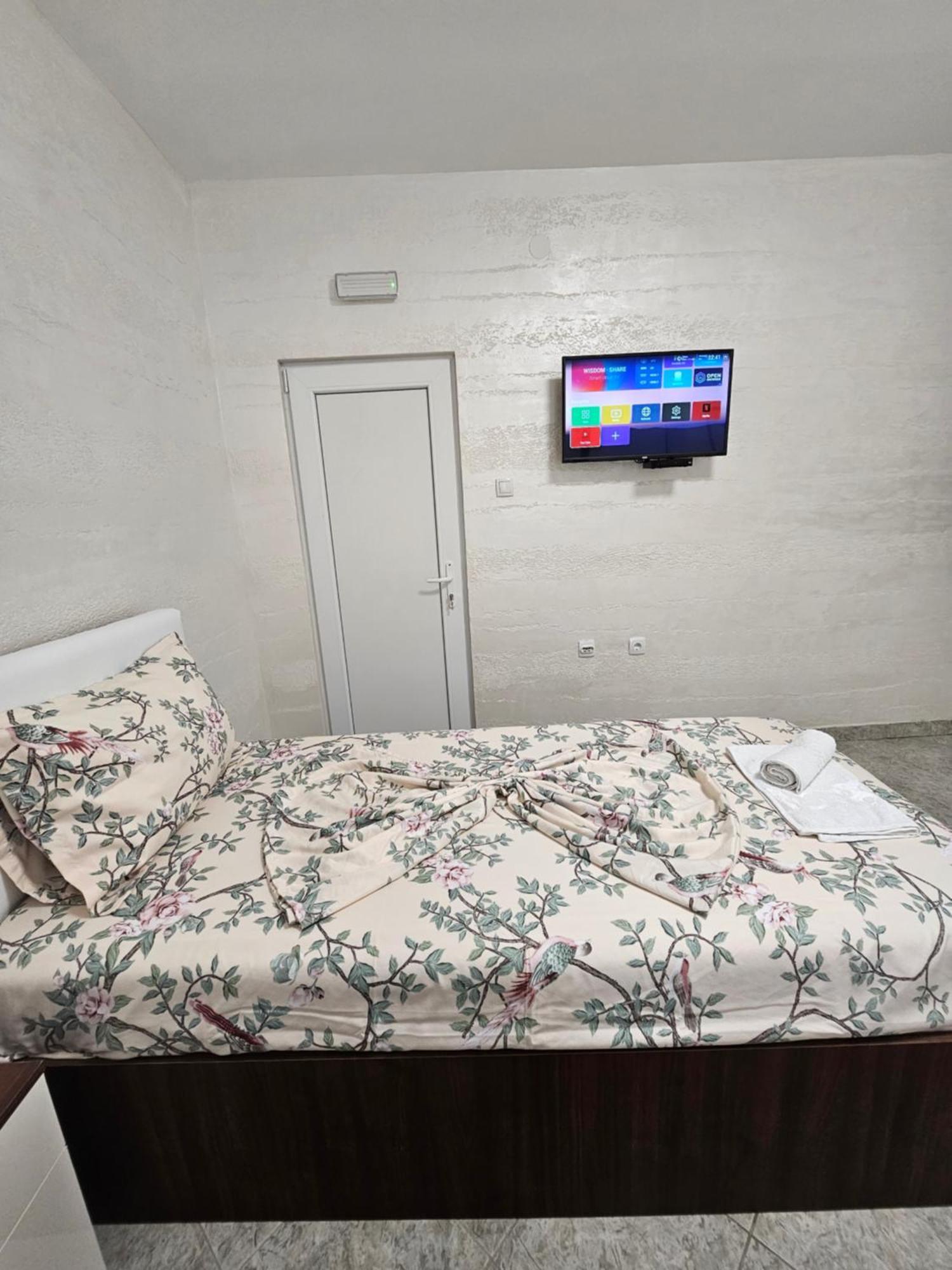 אוטייהא Apartmani Vila Ebra מראה חיצוני תמונה