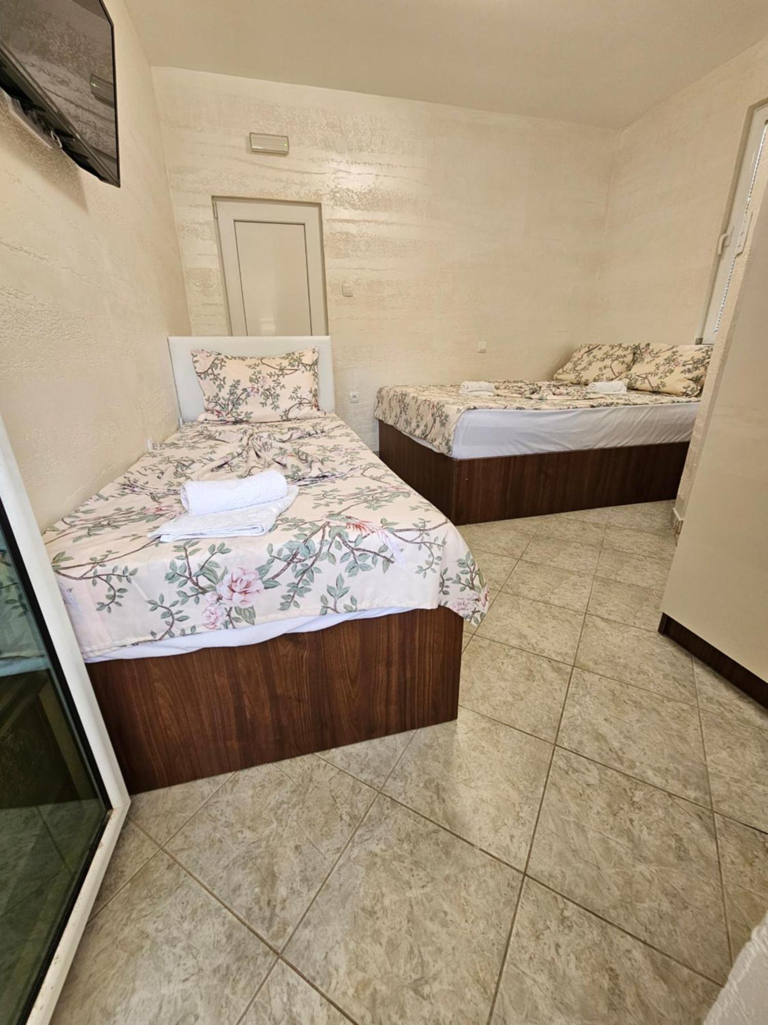אוטייהא Apartmani Vila Ebra מראה חיצוני תמונה