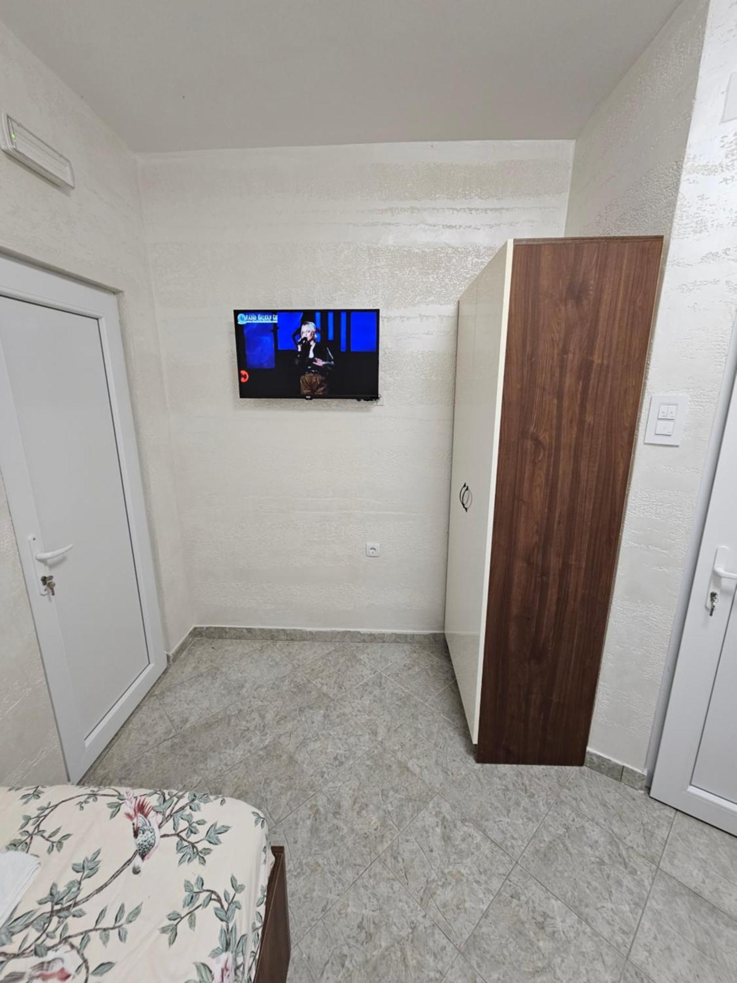 אוטייהא Apartmani Vila Ebra מראה חיצוני תמונה