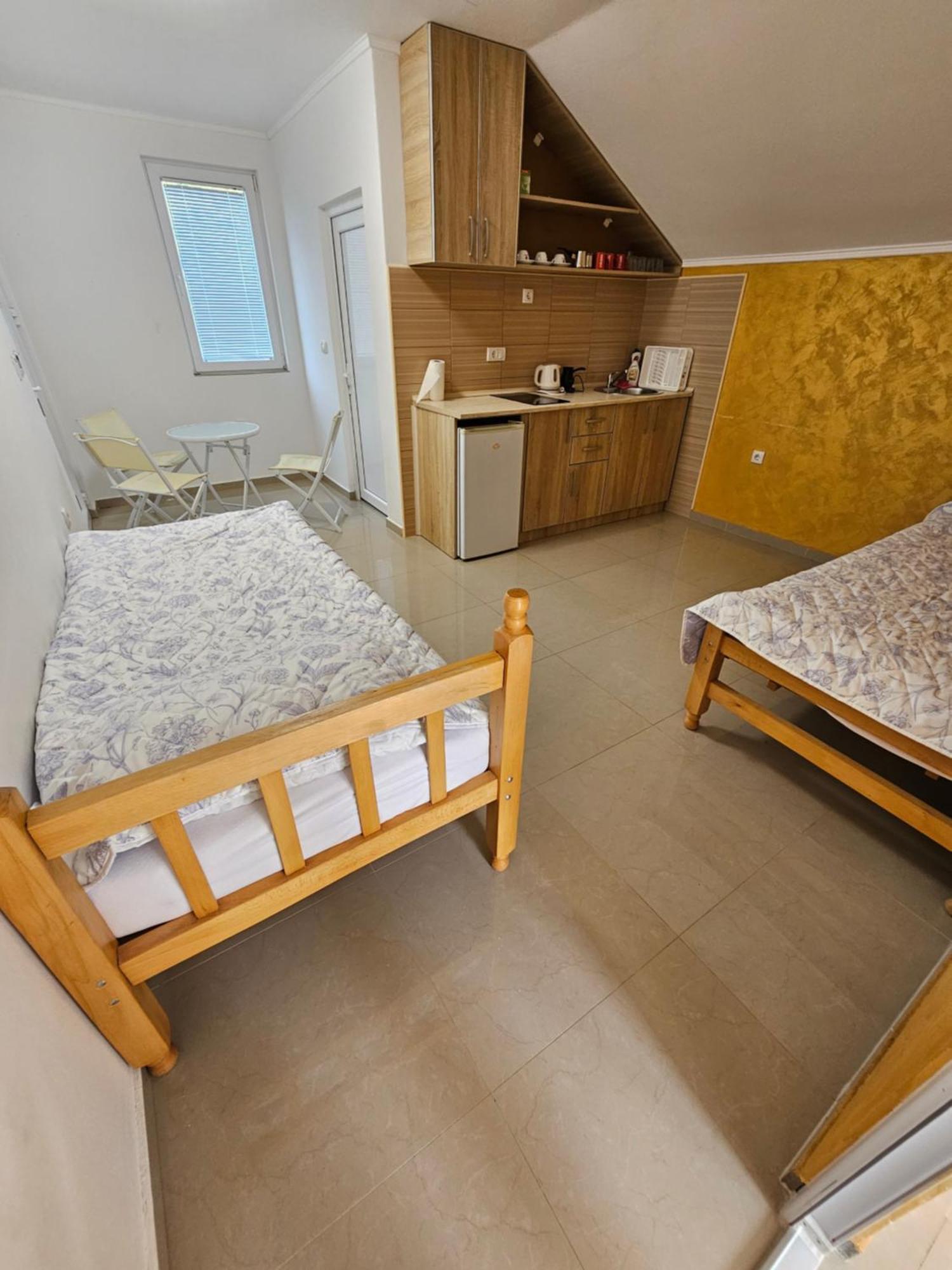 אוטייהא Apartmani Vila Ebra מראה חיצוני תמונה