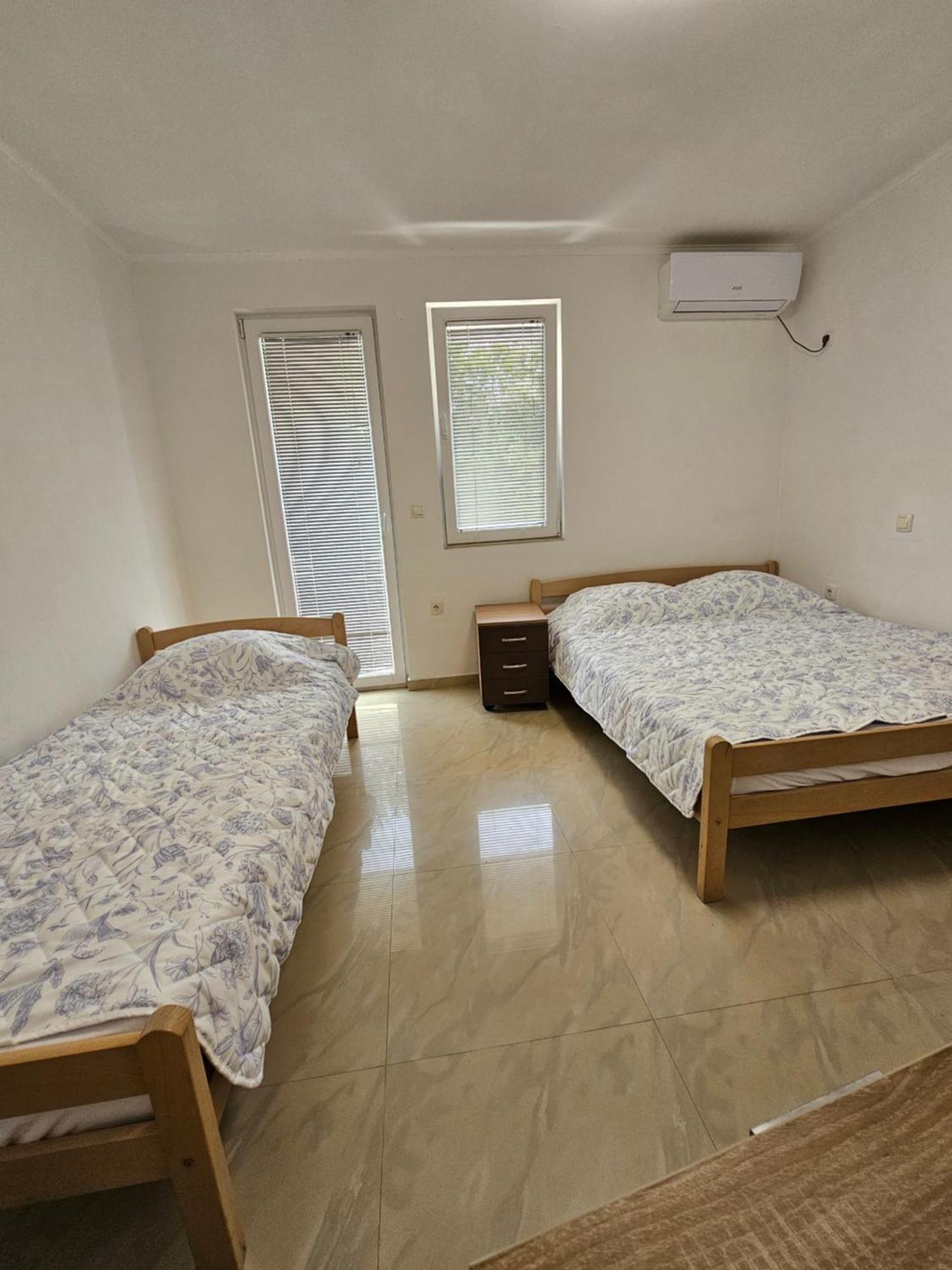 אוטייהא Apartmani Vila Ebra מראה חיצוני תמונה
