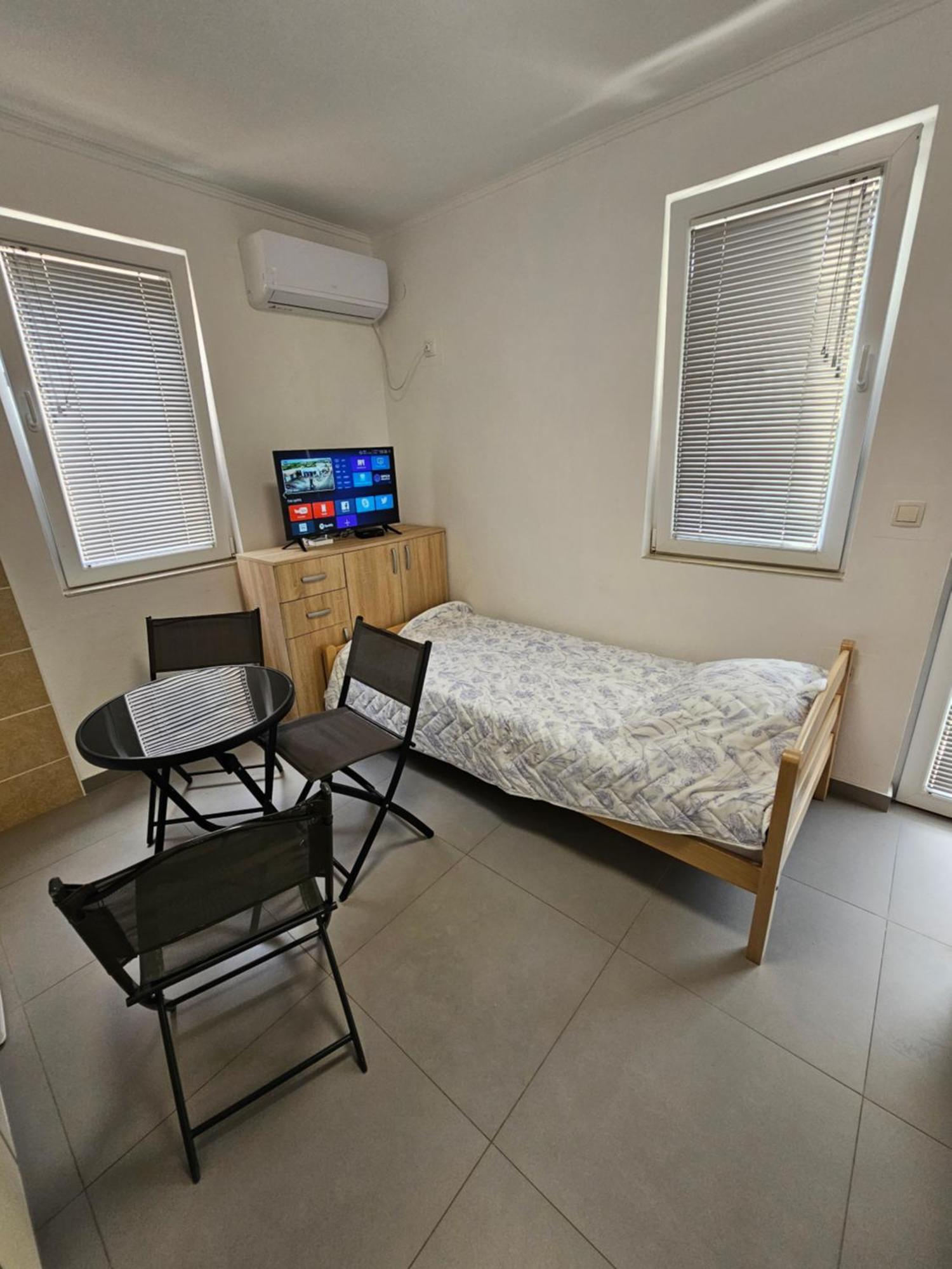 אוטייהא Apartmani Vila Ebra מראה חיצוני תמונה