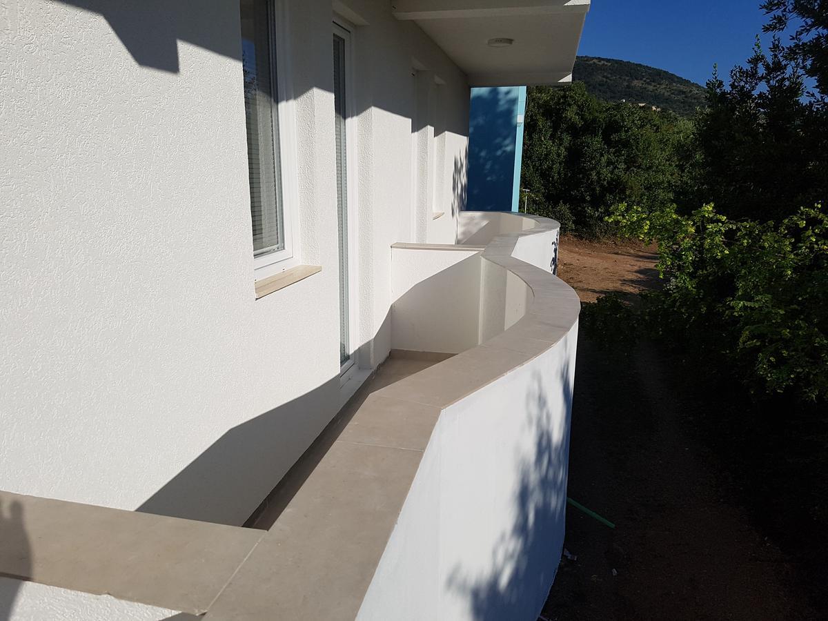 אוטייהא Apartmani Vila Ebra מראה חיצוני תמונה