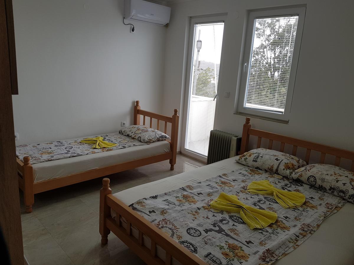 אוטייהא Apartmani Vila Ebra מראה חיצוני תמונה